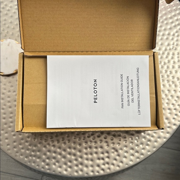 NIB Peloton Fan cross training bike + - Picture 3 of 9